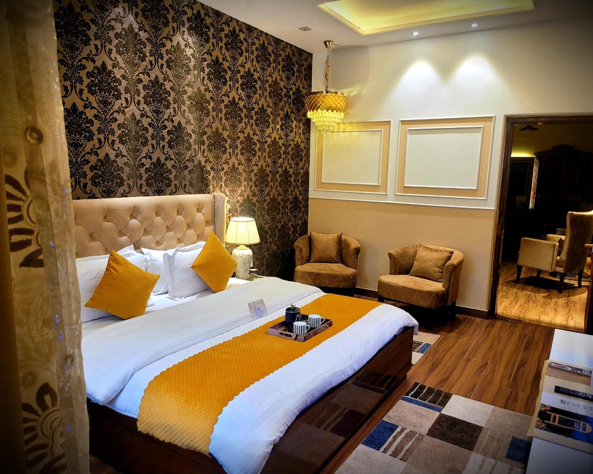 Victorian Elegance Luxury Stays Amritsar Exterior photo